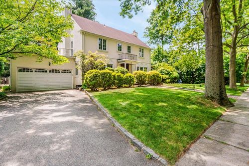 34 Arleigh Rd, Great Neck, NY, 11021-1327 | Card Image