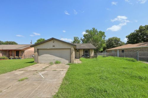 249 Austin St, Angleton, TX, 77515-4101 | Card Image