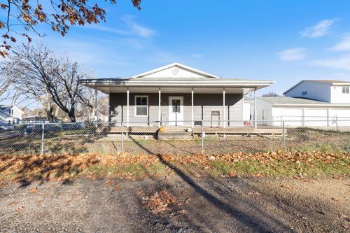 305 N Craig St, Janesville, MN, 56048-9536 | Card Image