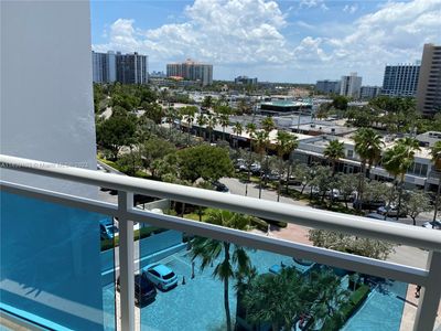 712 - 3430 Galt Ocean Dr, Condo with 2 bedrooms, 2 bathrooms and null parking in Fort Lauderdale FL | Image 1