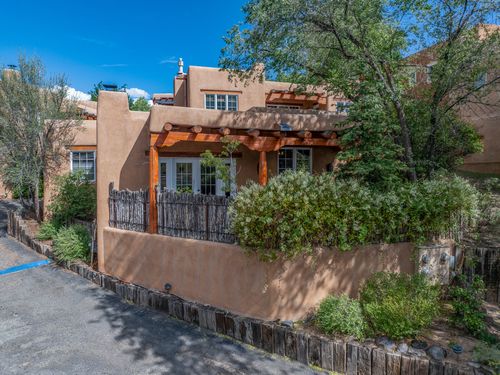 9-322 Magdalena Road, Santa Fe, NM, 87501 | Card Image