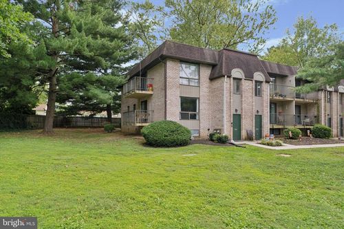 67a-856 Putnam Blvd, WALLINGFORD, PA, 19086-6705 | Card Image