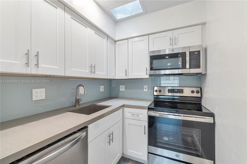 apt-5-2901 Polk St, Hollywood, FL, 33020-4246 | Card Image