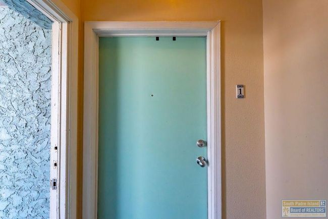 5712 Padre Blvd., Home with 6 bedrooms, 6 bathrooms and null parking in South Padre Island TX | Image 4
