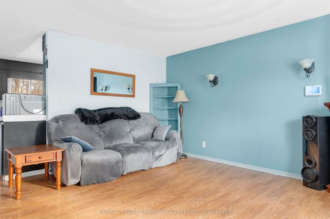 27 Thurlow Queen St, House other with 4 bedrooms, 1 bathrooms and 2 parking in Plainfield ON | Image 7