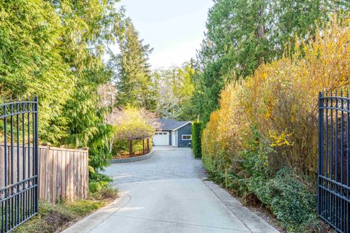 6323 Oracle Rd, Sechelt, BC, V7Z0R8 | Card Image