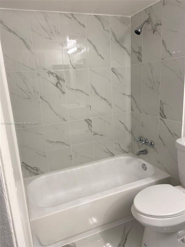 APT-11 - 4241 W Mcnab Rd, Condo with 2 bedrooms, 2 bathrooms and null parking in Pompano Beach FL | Image 12