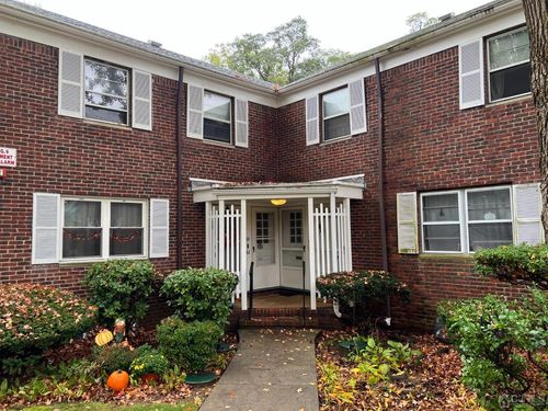 69 Manor Dr, Red Bank, NJ, 07701-2465 | Card Image