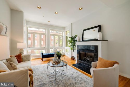 apt-20-2363 Champlain St Nw, WASHINGTON, DC, 20009-7201 | Card Image