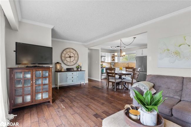 13 Huron St, House other with 4 bedrooms, 2 bathrooms and 8 parking in Minesing ON | Image 4