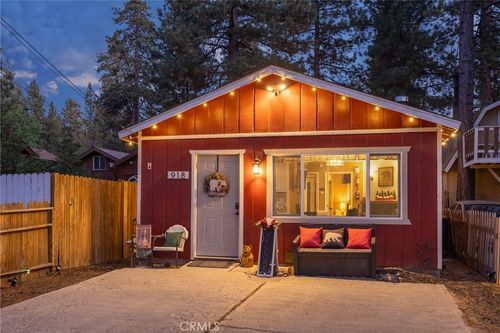 918 W Aeroplane Blvd, Big Bear City, CA, 92314-9300 | Card Image