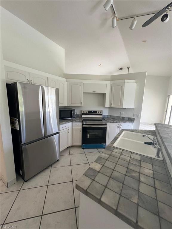 Residential in NAPLES 4