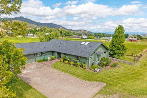 941 Beeson Ln, Talent, OR, 97540-7709 | Card Image