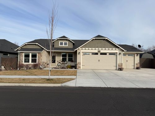 2900 Nw 23rd St, Redmond, OR, 97756-2060 | Card Image