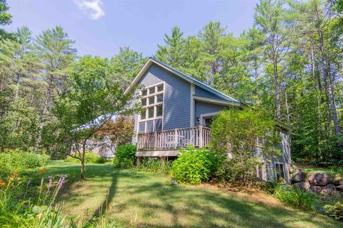898 Bunker Hill Rd, South Tamworth, NH, 03883 | Card Image