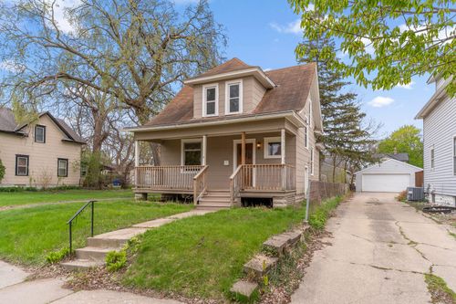 1302 Hewitt Ave, Saint Paul, MN, 55104-1423 | Card Image