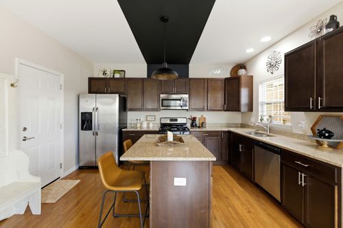 119 N 1st St, Geneva, IL, 60134-2222 | Card Image