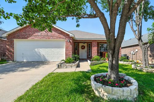 6013 Photinia Ave, Denton, TX, 76208-6819 | Card Image