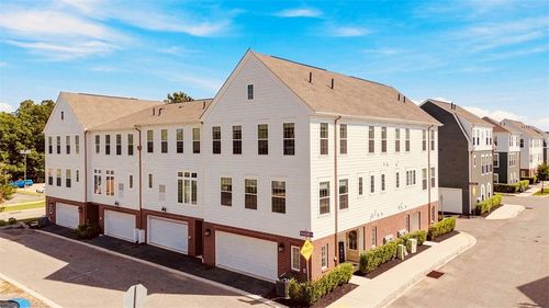 907 Vaughn Ln, Cranberry Twp, PA, 16066-7900 | Card Image