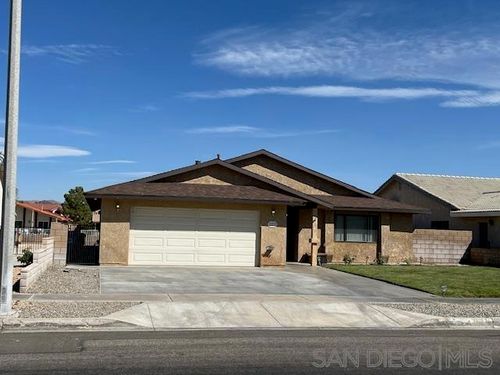 27539 Silver Lakes Pkwy, Helendale, CA, 92342-7813 | Card Image