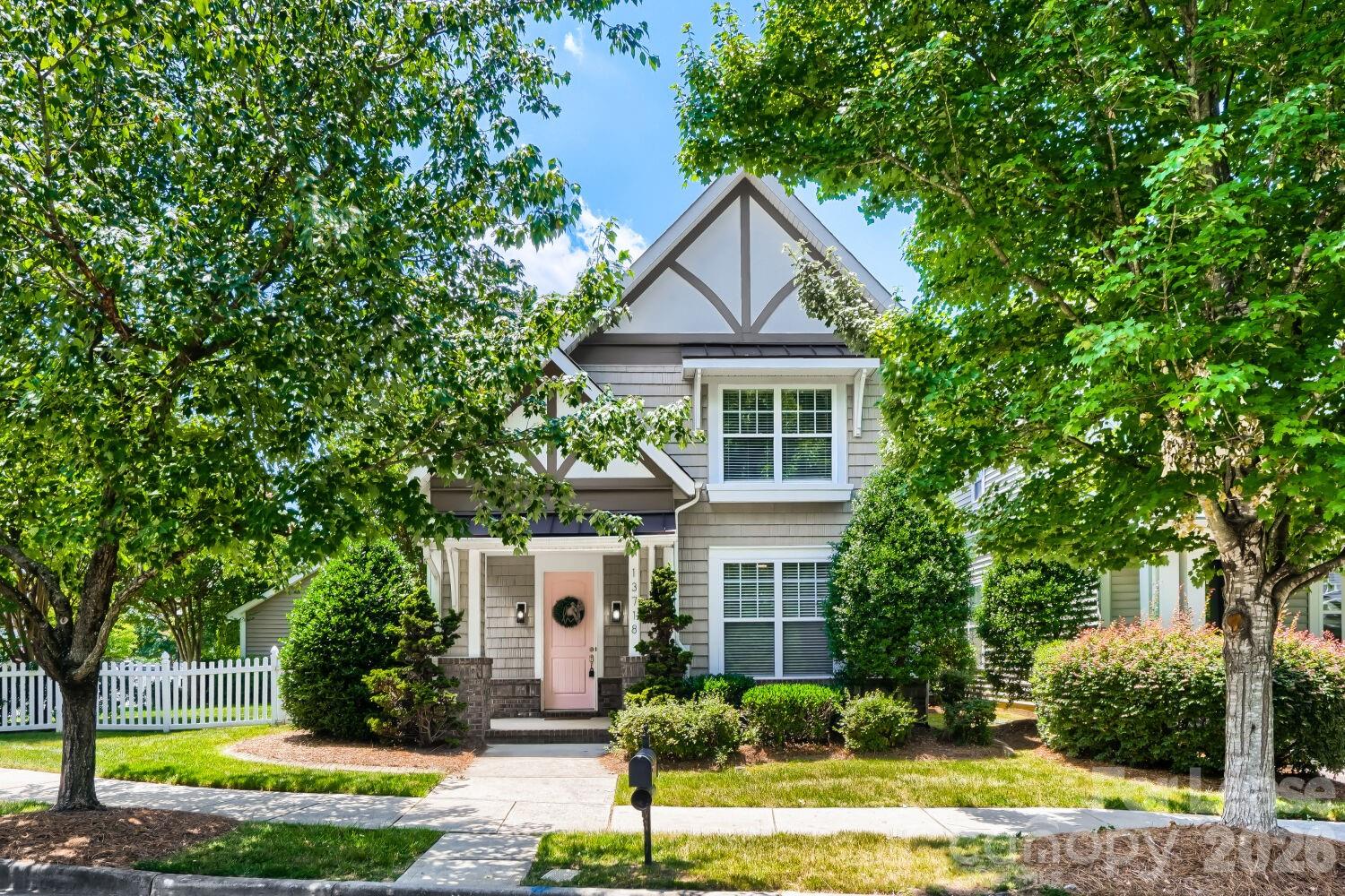 Residential Lease in Huntersville