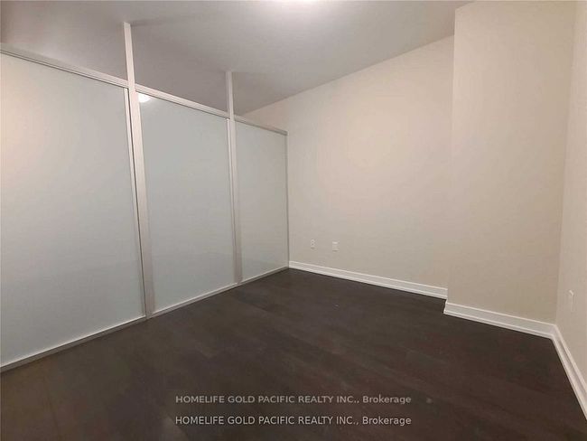1001 - 426 University Ave, Condo with 2 bedrooms, 1 bathrooms and null parking in Toronto ON | Image 8