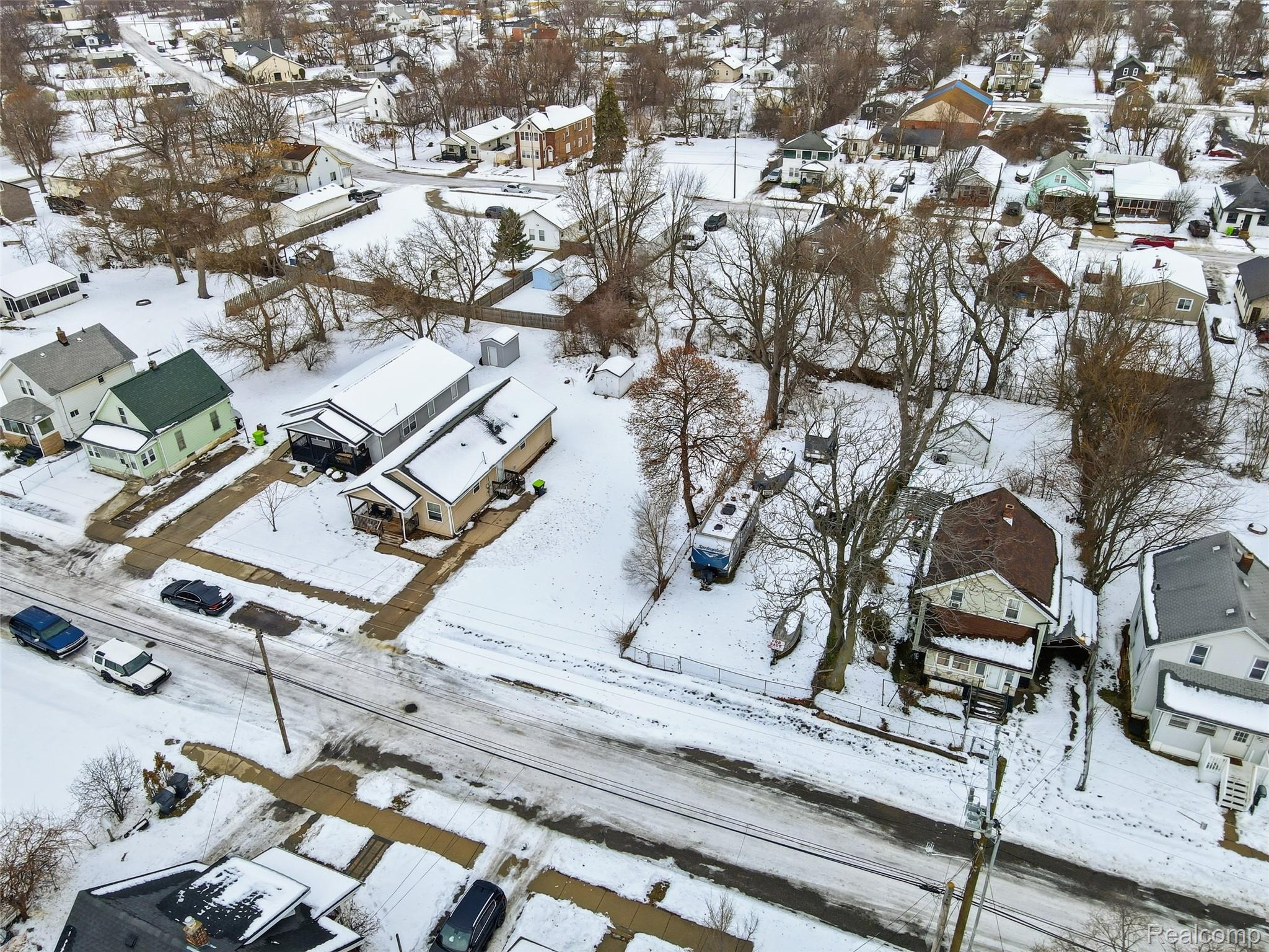 Land in Pontiac