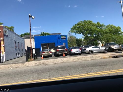 516 William St, East Orange, NJ, 07017-2215 | Card Image