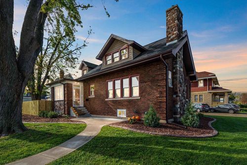 305 Cleveland Street, MENASHA, WI, 54952 | Card Image