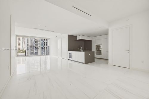 1709w-300 Biscayne Boulevard Way, Miami, FL, 33131-2285 | Card Image