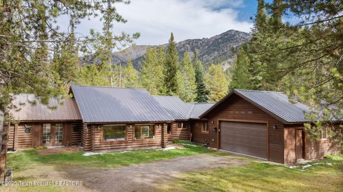 281 Pine St, Alpine, WY, 83128 | Card Image