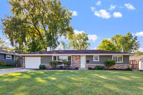 908 Bridle Ln, Wheaton, IL, 60187-3209 | Card Image