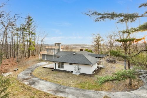 233 Forest Hill Dr, Kingston, NY, 12401-7479 | Card Image