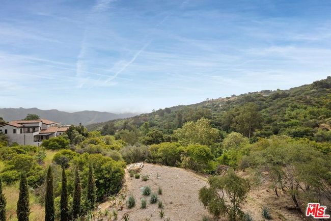 20485 Medley Ln, House other with 4 bedrooms, 4 bathrooms and 4 parking in Topanga CA | Image 26