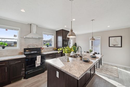 5104 Hawthorn Dr, Brown City, MI, 48416-8031 | Card Image
