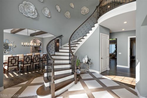 3888 Thatcher Dr, Rochester Hills, MI, 48309-4533 | Card Image