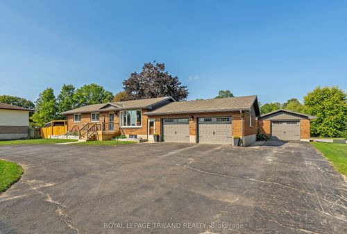 177 Queen St, North Middlesex, ON, N0M2G0 | Card Image