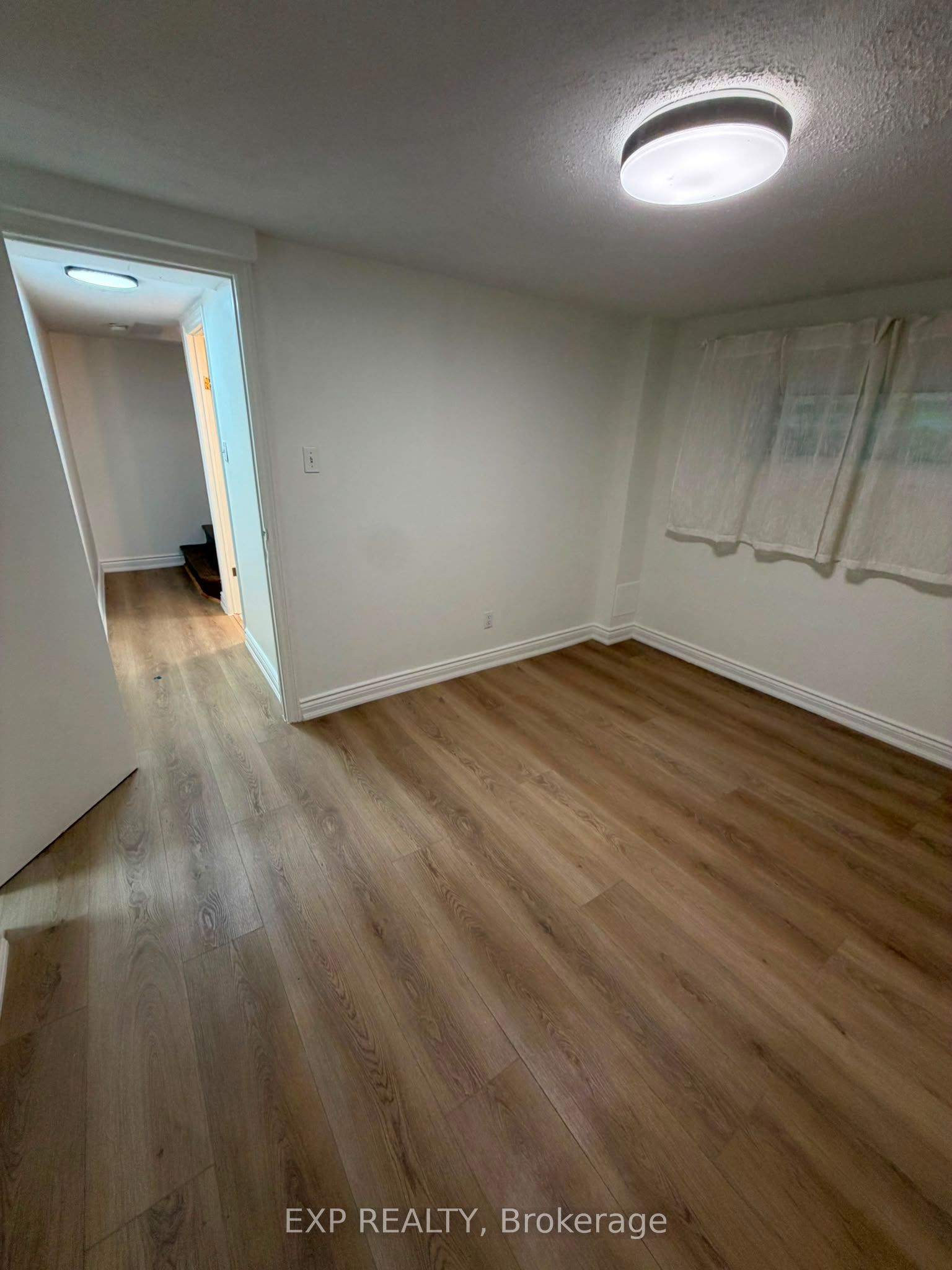Residential Lease in Toronto W02 5