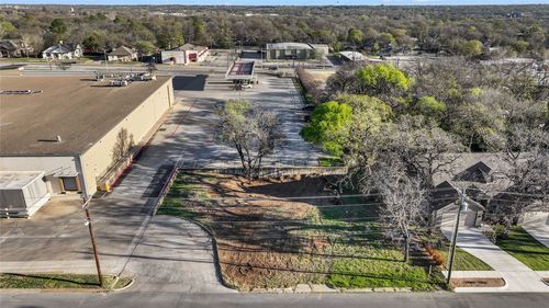 514 W Oak St, Weatherford, TX, 76086-4124 | Card Image
