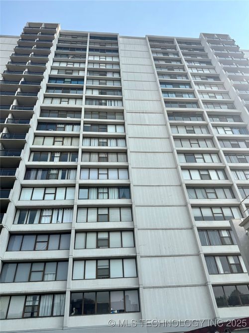 apt-100-1709e-450 W 7th St, Tulsa, OK, 74119-1010 | Card Image