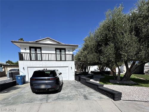 2682 Topaz Sq, Las Vegas, NV, 89121-2181 | Card Image