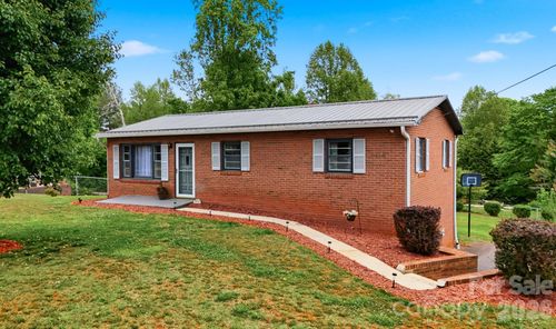 2532 Old Trenton Pl, Lenoir, NC, 28645-7326 | Card Image