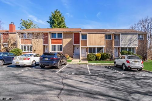 68 Chestnut Ct, Hillsborough, NJ, 08844-1403 | Card Image