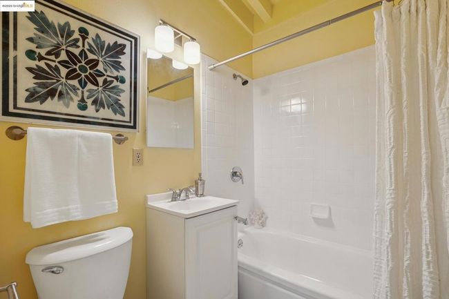 Bathroom 2 | Image 29