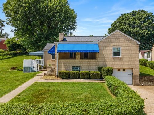 3040 Broadway Ave, Castle Shannon, PA, 15234-2804 | Card Image