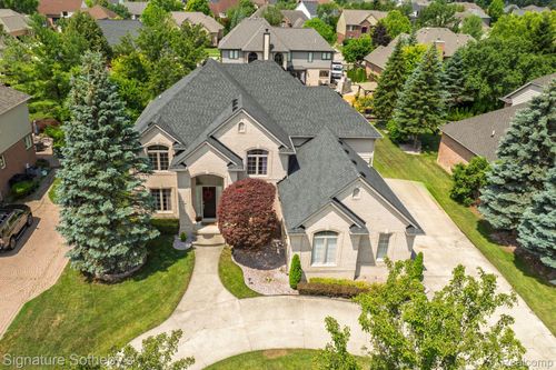 55397 Apple Ln, Shelby Township, MI, 48316-5348 | Card Image