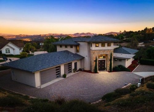 5382 Willman Way, Fallbrook, CA, 92028-7891 | Card Image