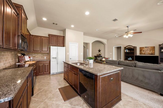 2616 Mountain Sage Dr, House other with 4 bedrooms, 2 bathrooms and 2 parking in Pearland TX | Image 13