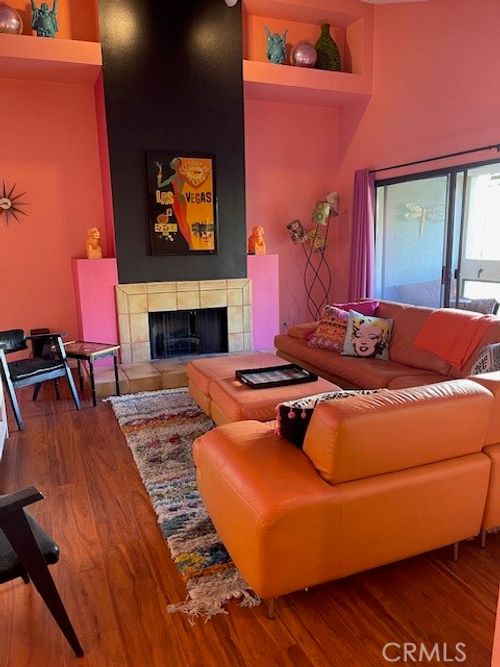 487 Village Sq W, Palm Springs, CA, 92262-7832 | Card Image
