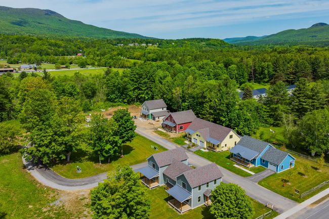 38 Jamesons Flts, Condo with 3 bedrooms, 3 bathrooms and null parking in Manchestr Ctr VT | Image 48